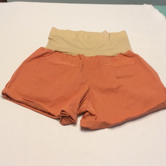 a:glow Maternity Shorts w/ Cuff & Front Pockets - Picture 2 of 6